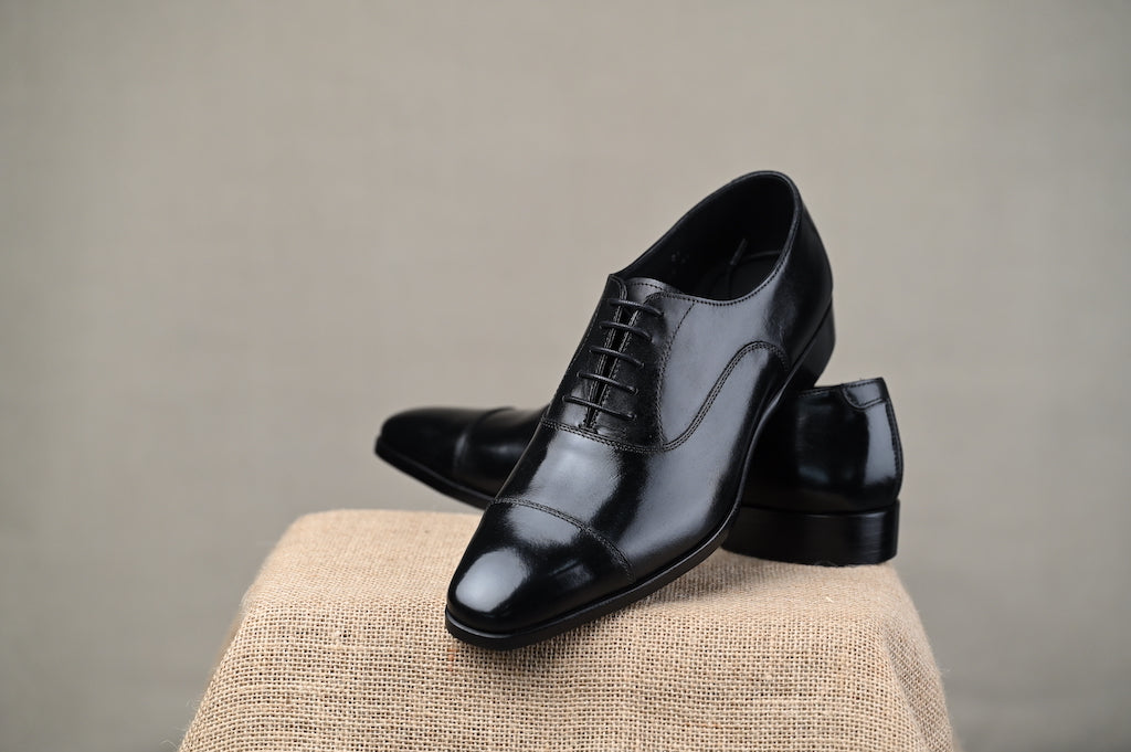 Cap toe outlet patent leather shoes